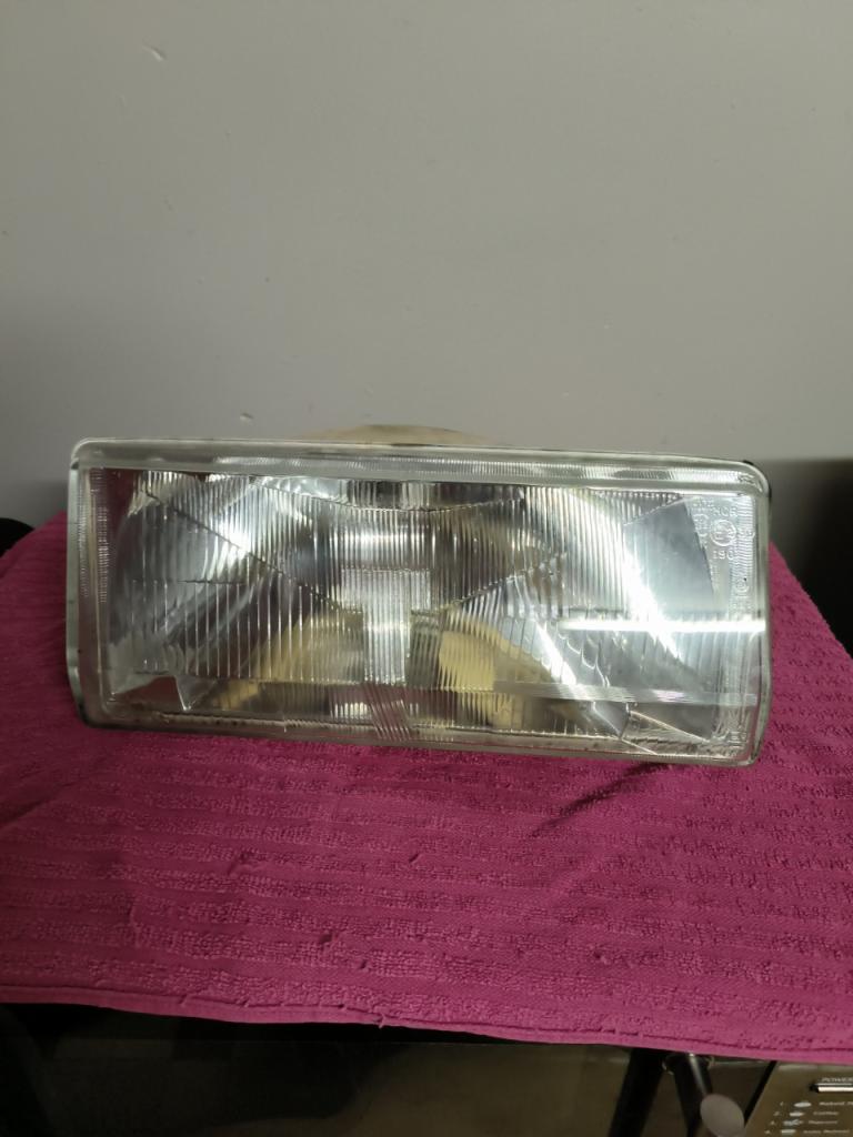 Pièces CITROEN BX phare avant droit LesAnciennes.com