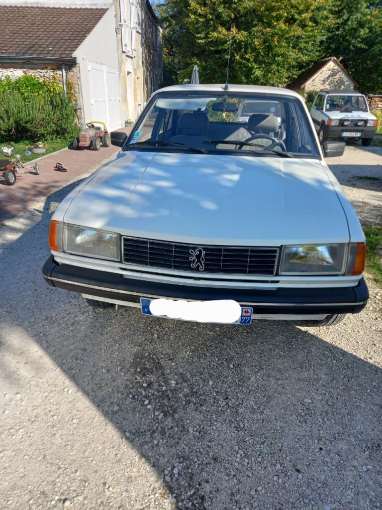 PEUGEOT 305 Berline - 1987 LesAnciennes.com
