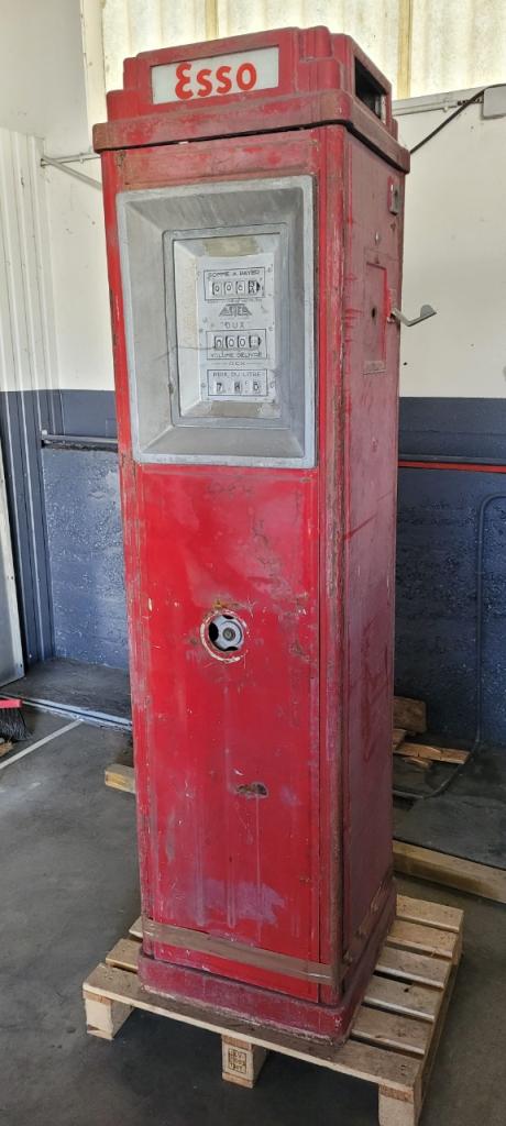 Pompe essence ESSO ASTER DUX annee 50 LesAnciennes.com