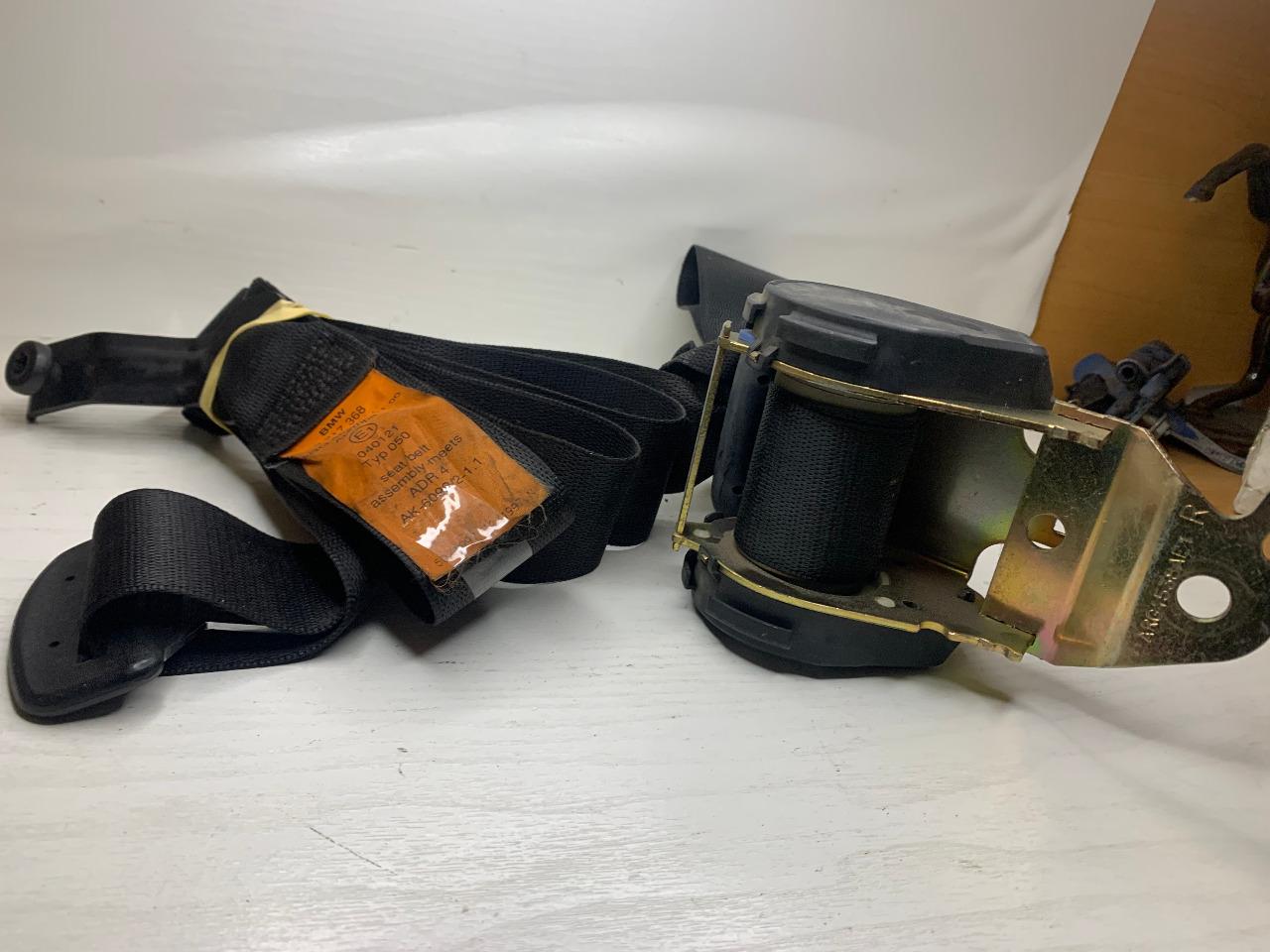 Ceinture sécurite AV D BMW E36- 72.11.8.217.368 LesAnciennes.com