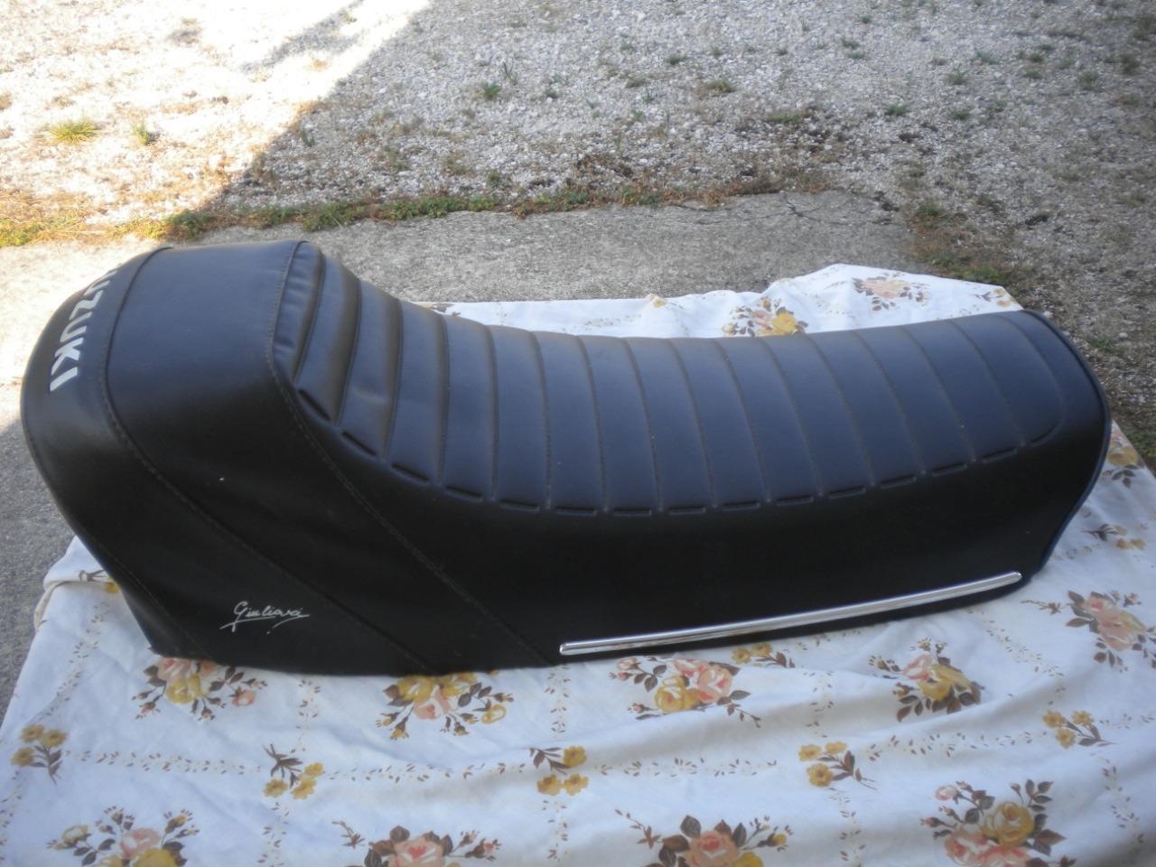 Selle SUZUKI une selle Giuliari vintage LesAnciennes.com