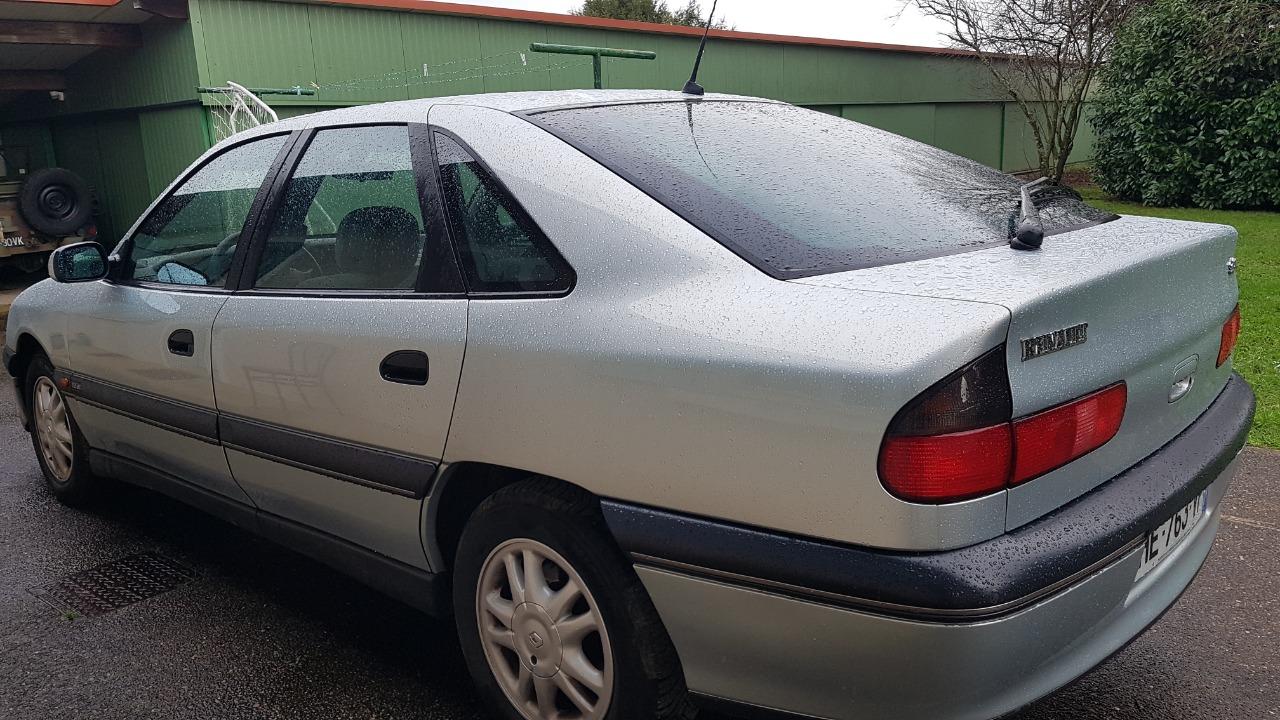 RENAULT Safrane DT - 2000 LesAnciennes.com