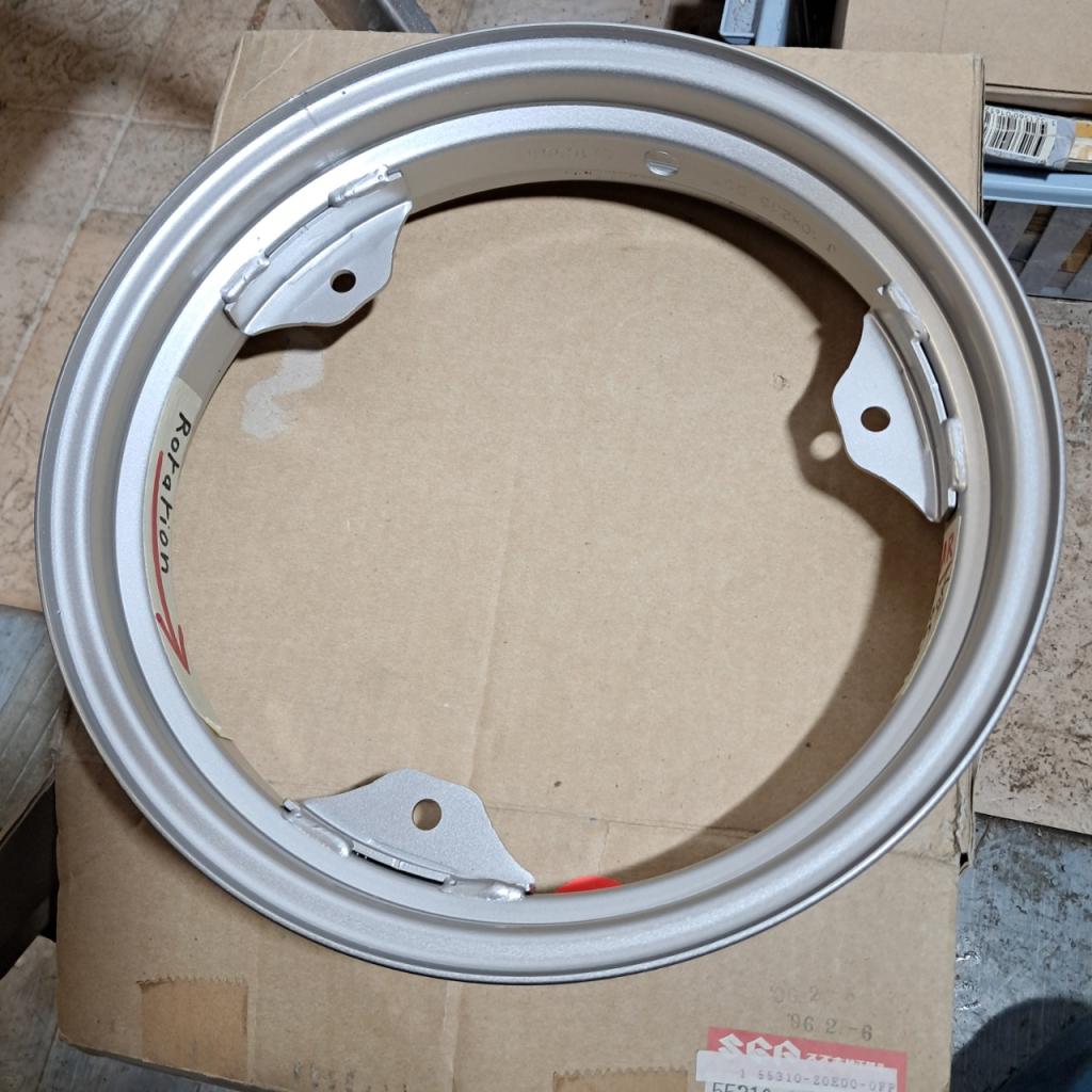 Jante SUZUKI 125 burgman LesAnciennes.com