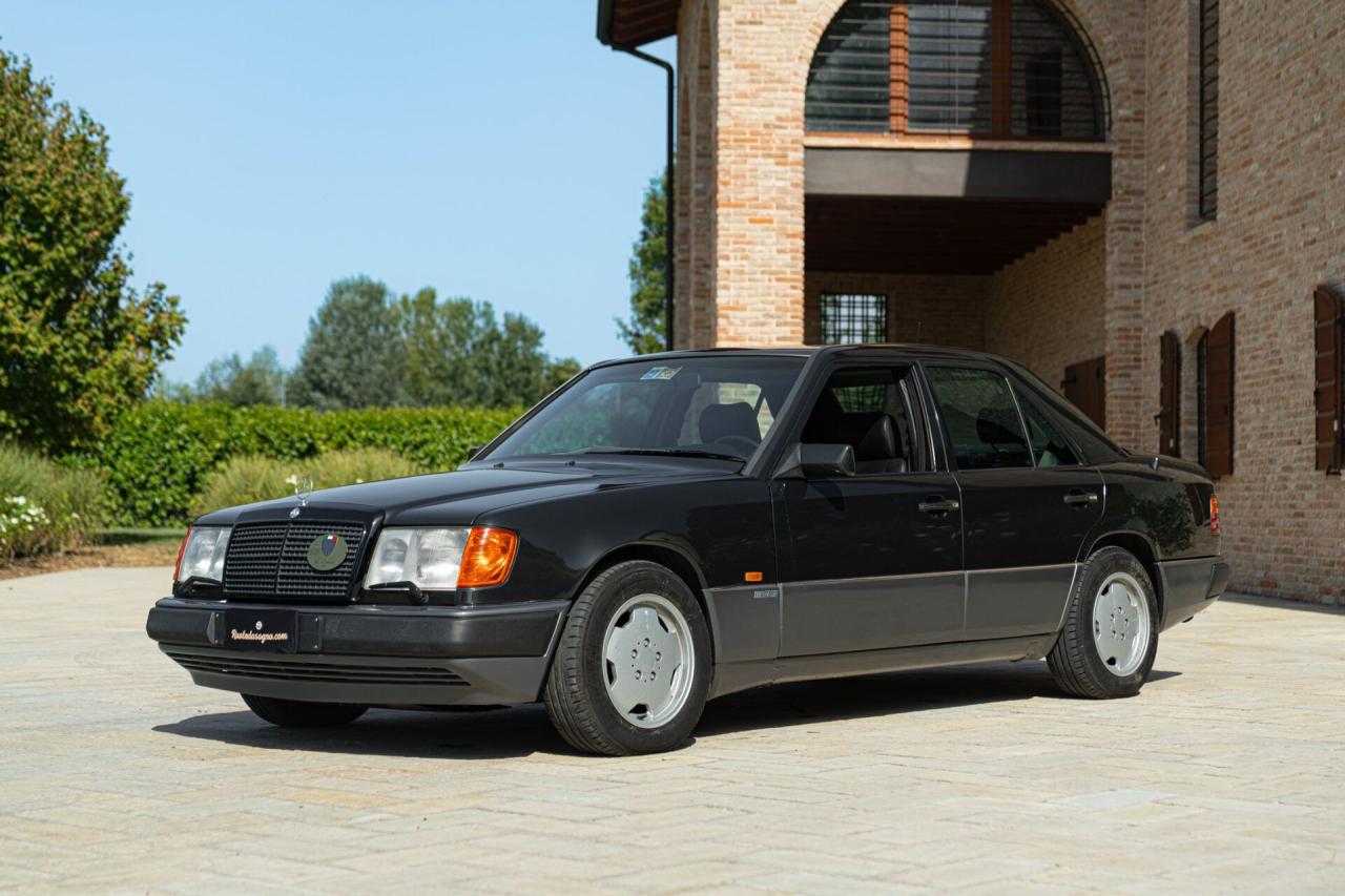 1990 MERCEDES-BENZ 300 E-24V SPORTLINE LesAnciennes.com