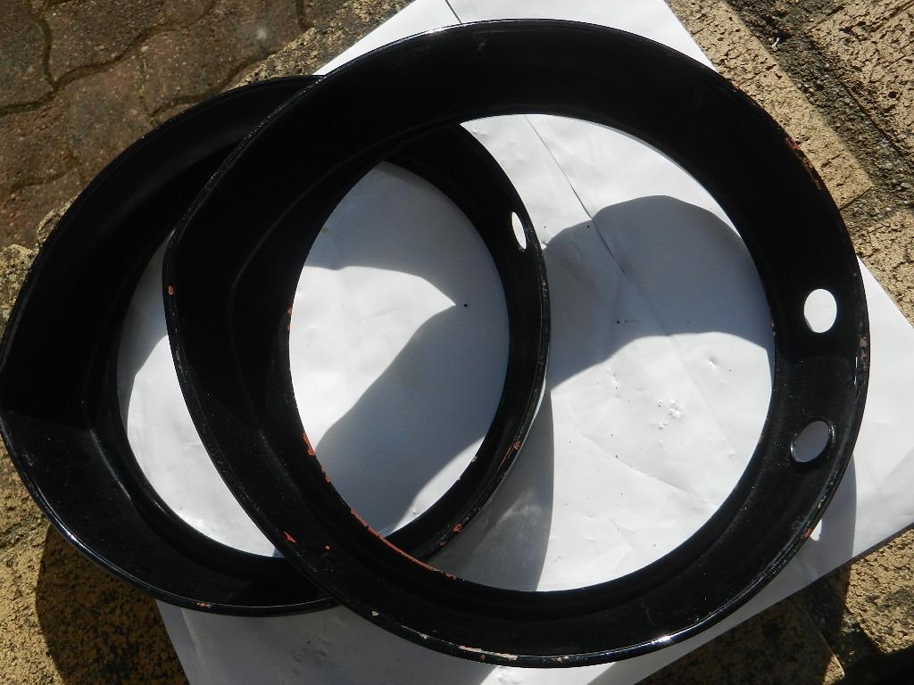 Enjoliveurs de phare pour Peugeot 404 LesAnciennes.com