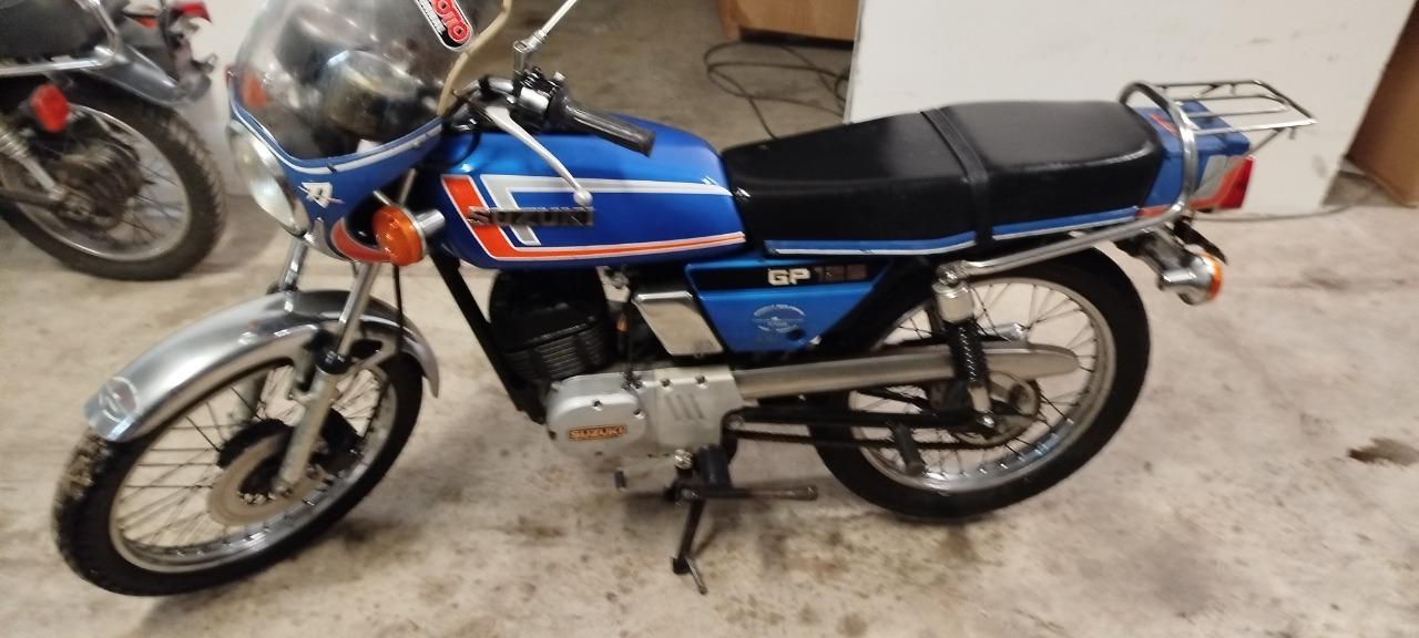 SUZUKI Gp 125 - 1980 LesAnciennes.com