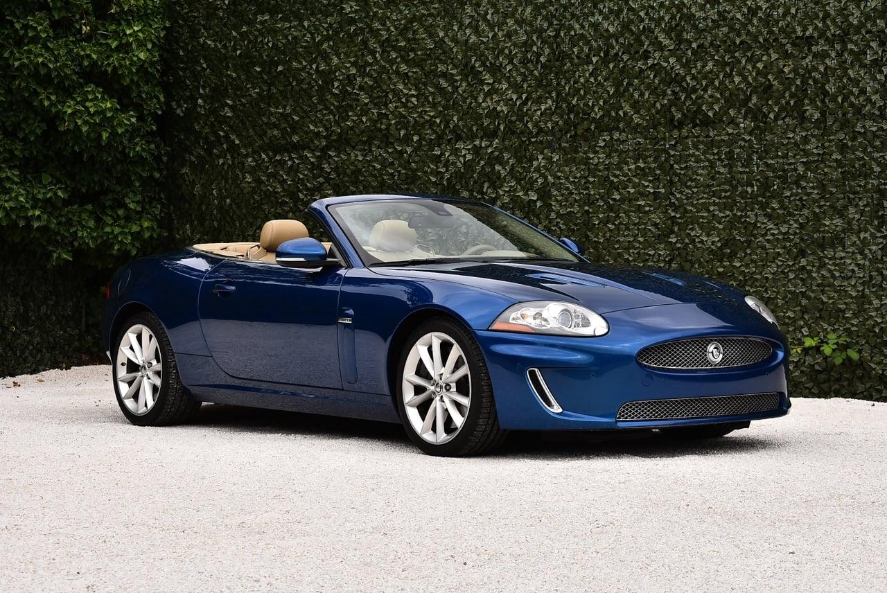 2010 Jaguar XKR Convertible 5,0L V8 LesAnciennes.com