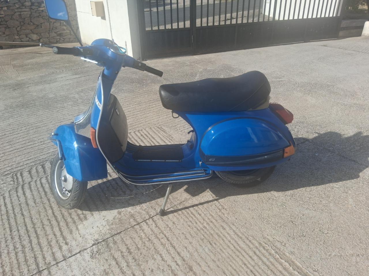 VESPA 125 PX - 1979 LesAnciennes.com