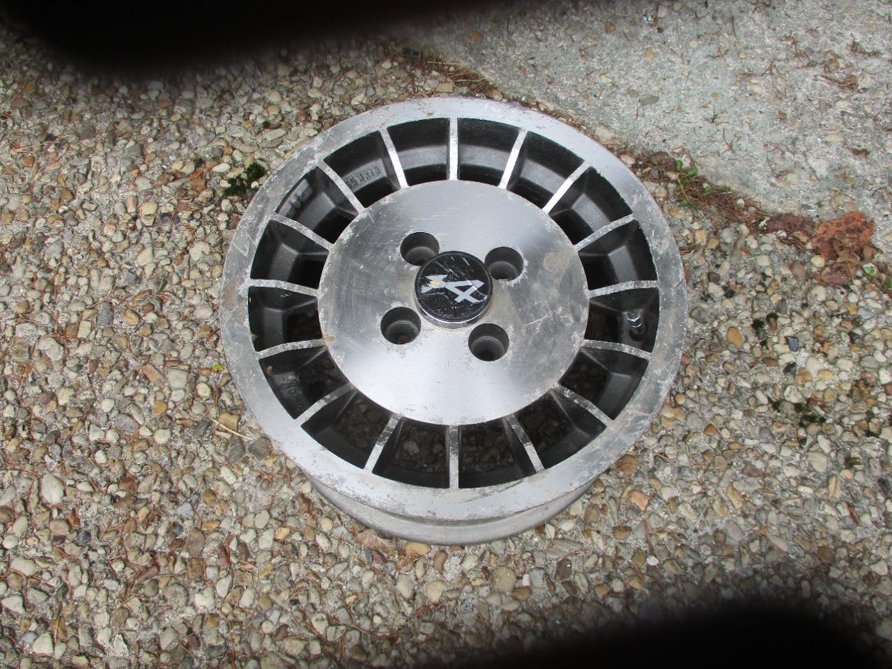 Jante ALPINE RENAULT A310 LesAnciennes.com