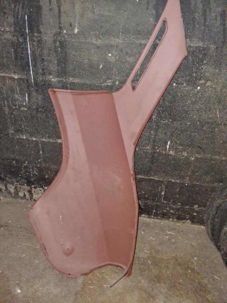 Aile PEUGEOT 504 LesAnciennes.com