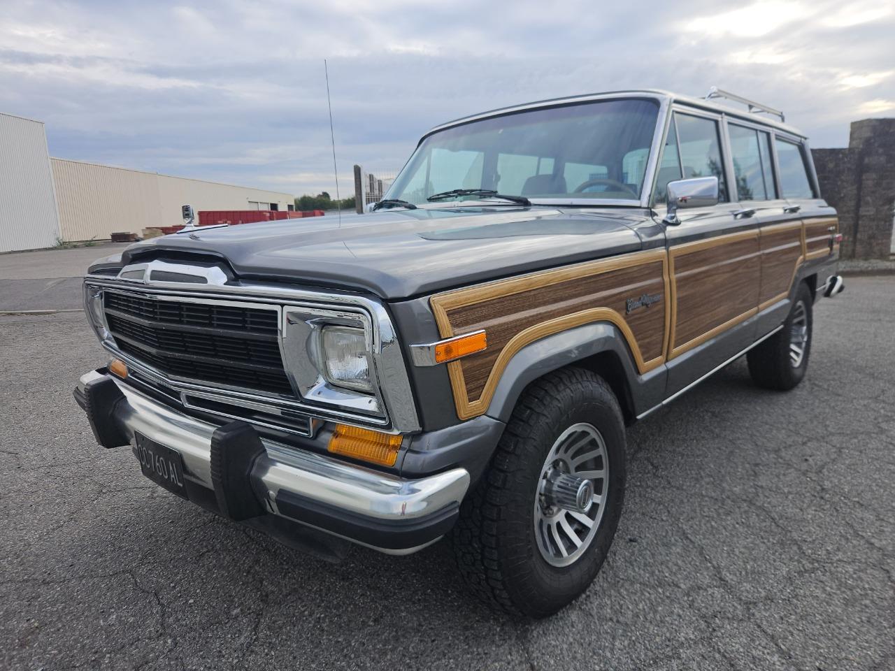 JEEP Grand Wagoneer - 1988 LesAnciennes.com