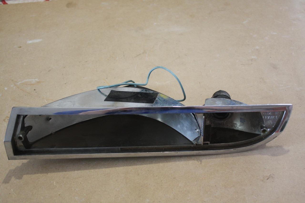 Peugeot 504 Break - Porte Lampe Feu Arriere Gauche SEIMA 641G