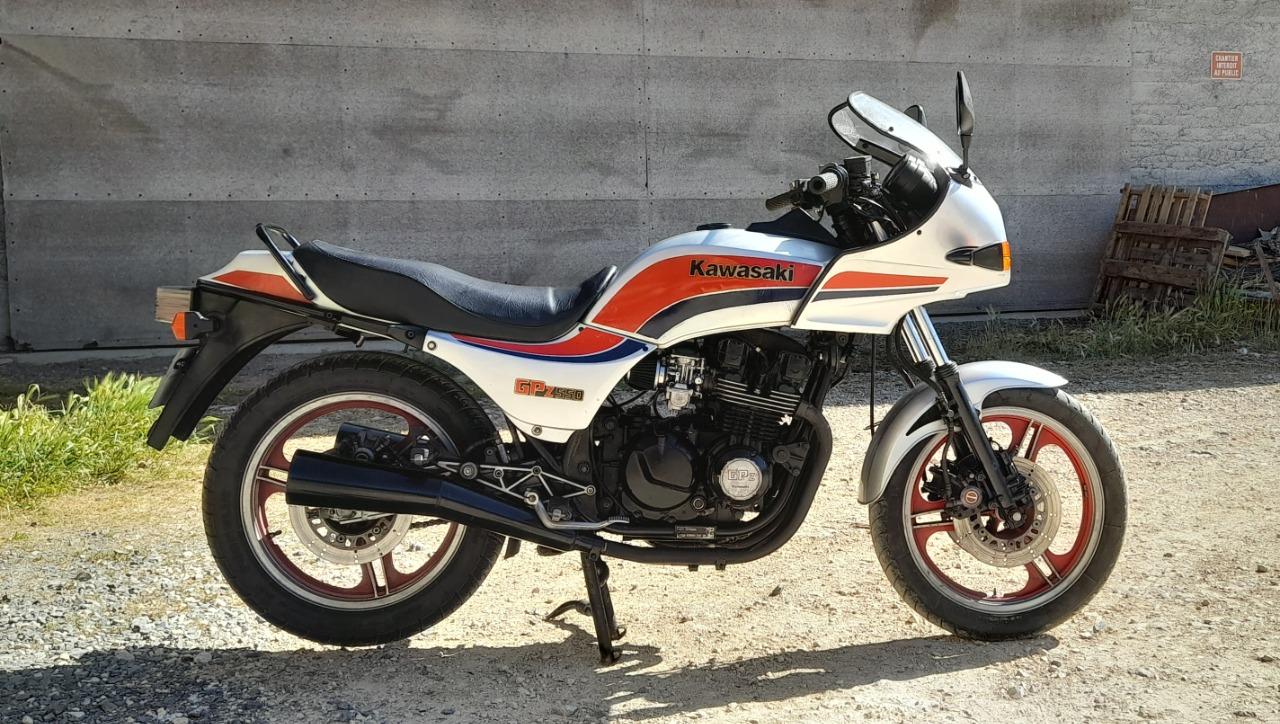 KAWASAKI GPZ 550 - 1984 LesAnciennes.com