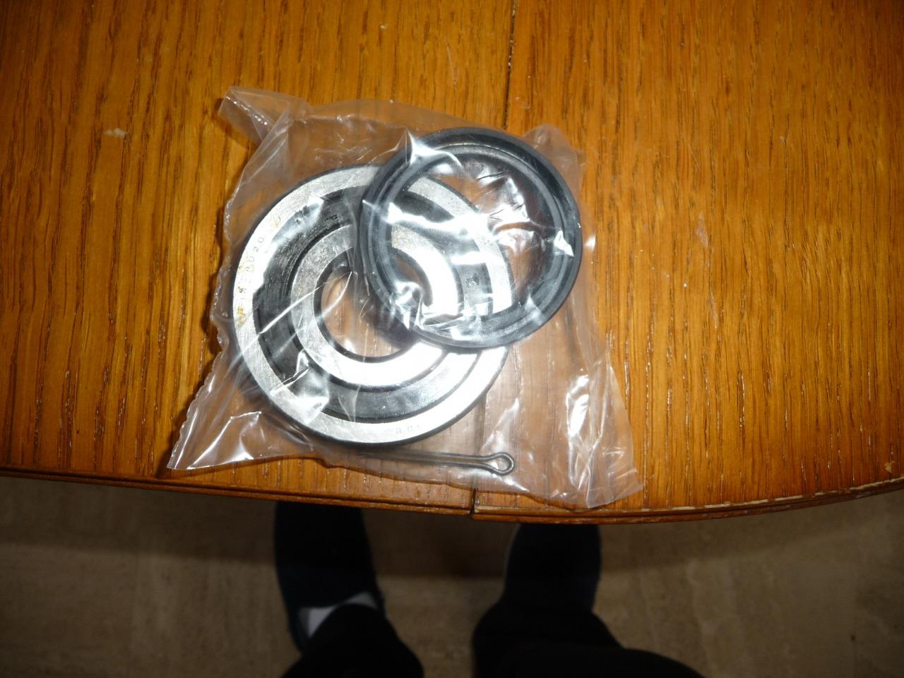 ROULEMENT ARRIERRE RENAULT 8 (R8) LesAnciennes.com