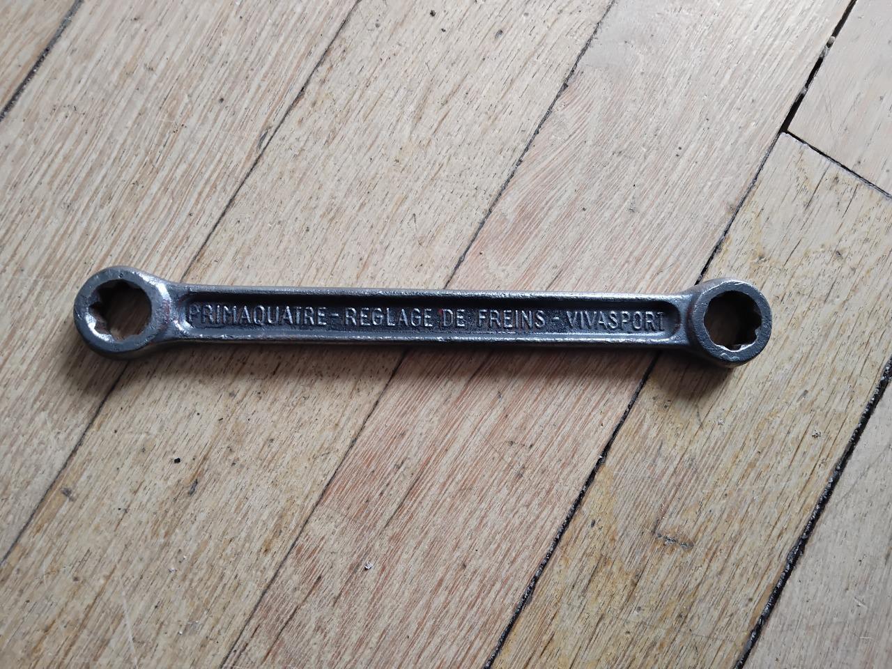 Renault Vivasport, Primaquatre clé à freins LesAnciennes.com