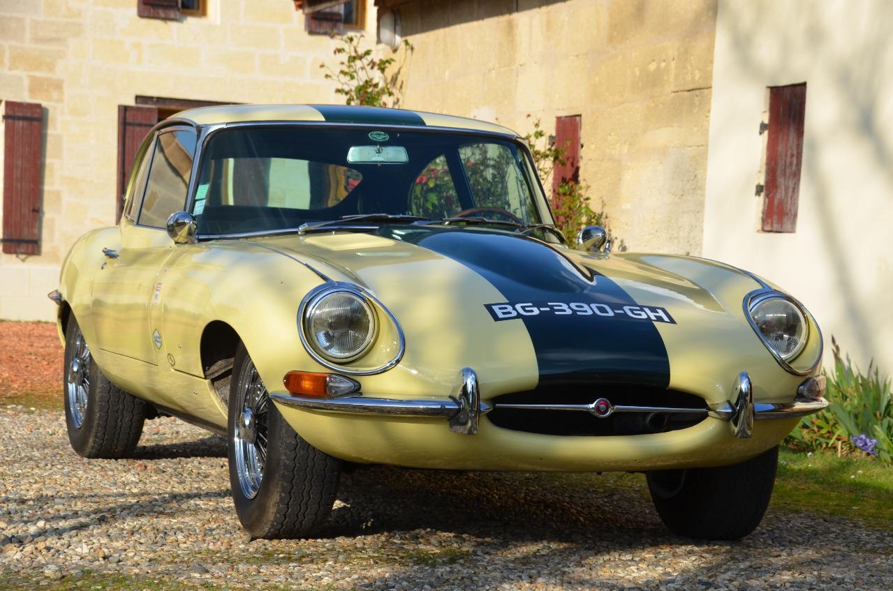 JAGUAR Type E - 1967 LesAnciennes.com