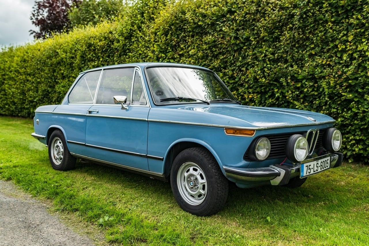1975 BMW 2002 LesAnciennes.com