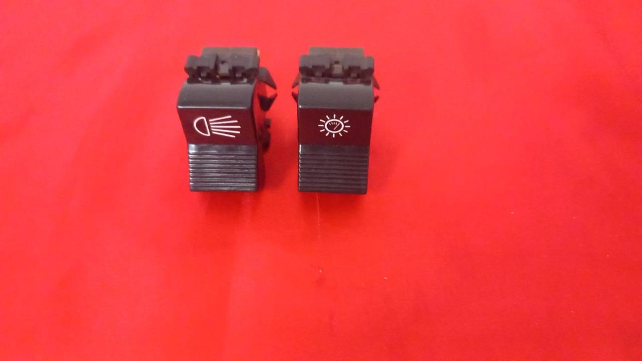 FIAT Uno interrupteurs LesAnciennes.com