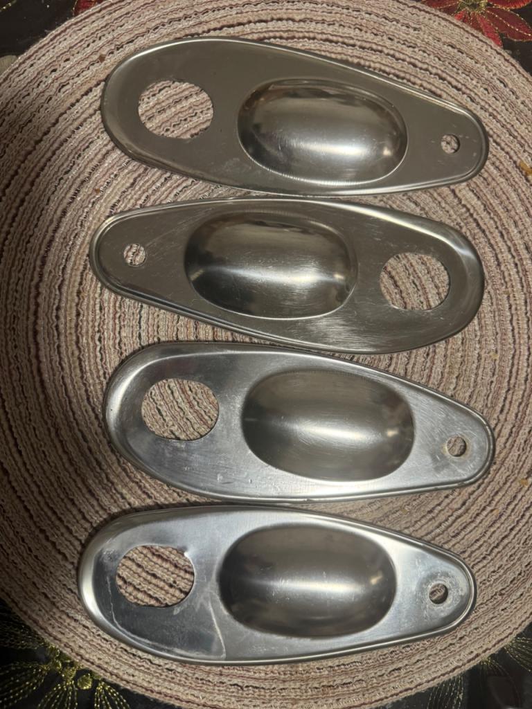 Robery de poignées Citroën ds LesAnciennes.com