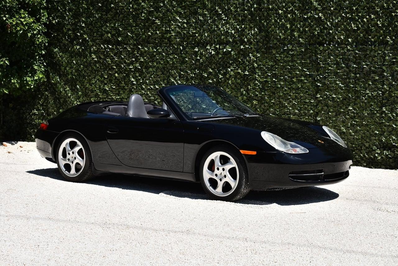 2000 Porsche 911 Carrera Cabriolet 996 LesAnciennes.com