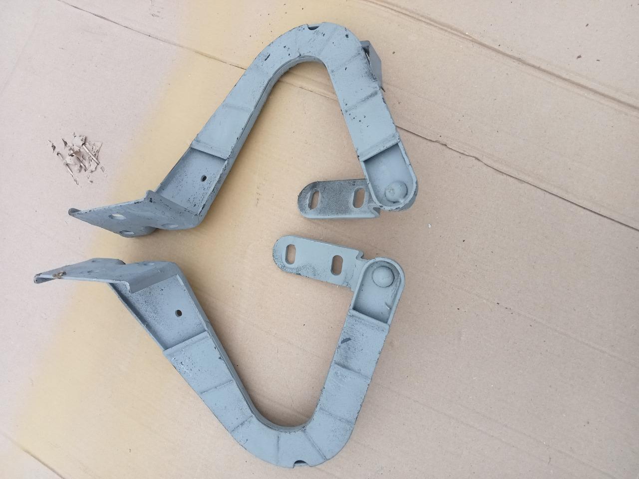 Charnières TRIUMPH TR6 LesAnciennes.com