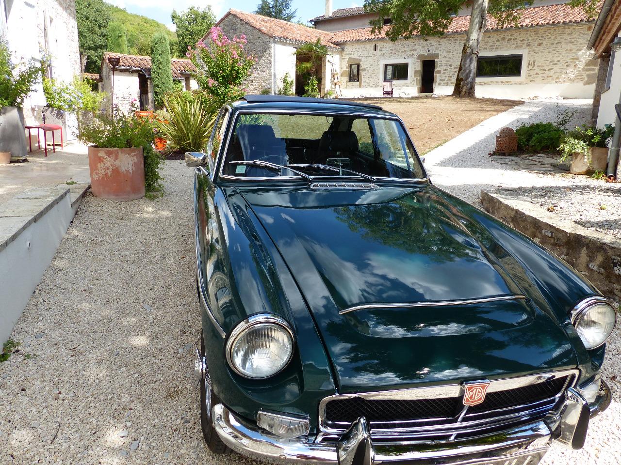 MG MGB GT - 1973 LesAnciennes.com