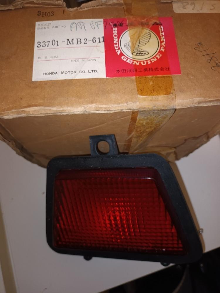 FEU ARRIERE HONDA VF 750 F LesAnciennes.com