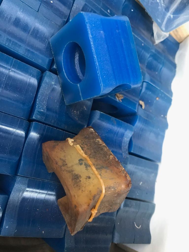 Silent Bloc PEUGEOT 304 LesAnciennes.com