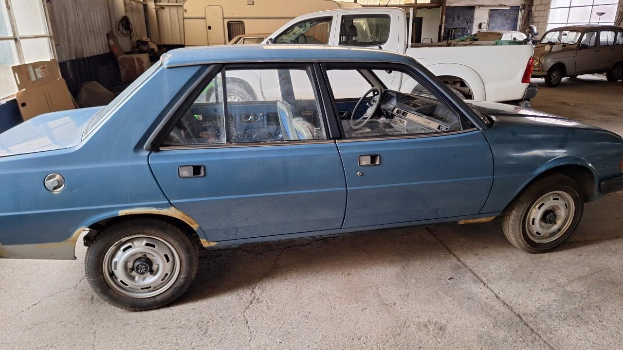 PEUGEOT 305 305 GR - 1982 LesAnciennes.com