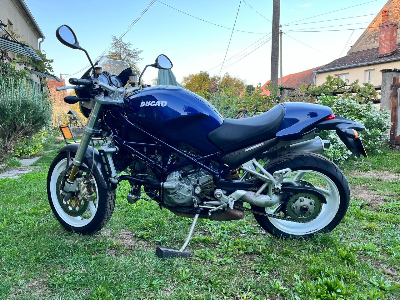 DUCATI MONSTER S4R 996 S4R 996 - 2005 LesAnciennes.com