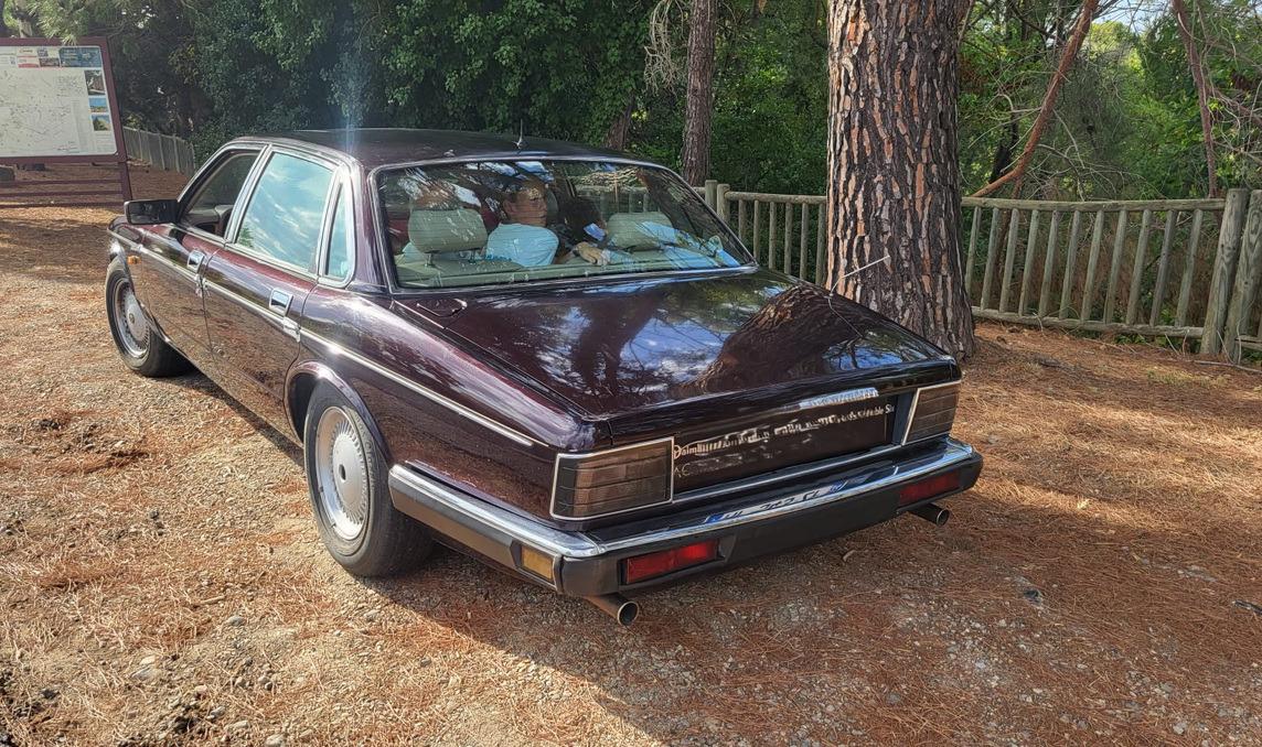 DAIMLER Double Six V12 6.0 litres - 1993 LesAnciennes.com