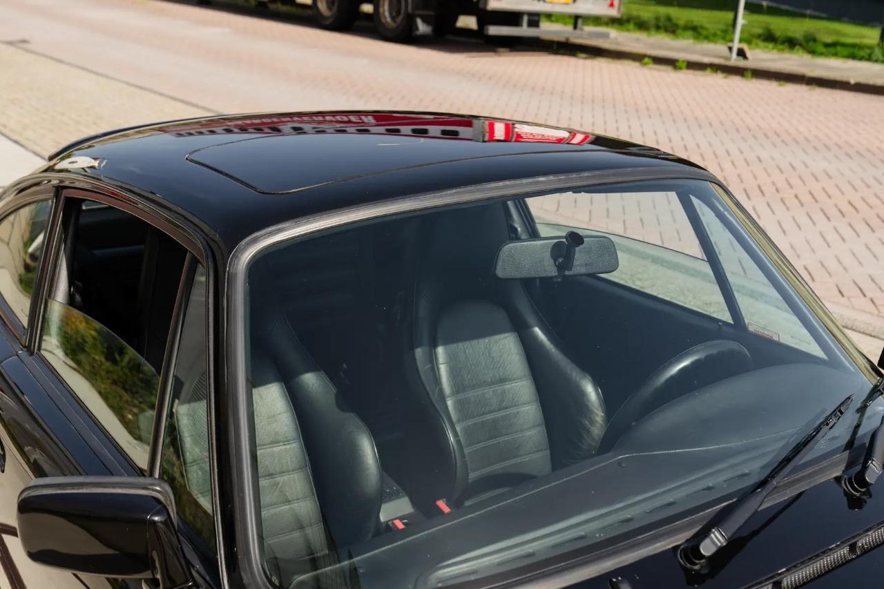 PORSCHE 911 964 Carrera 4 3.6 - 1991 LesAnciennes.com