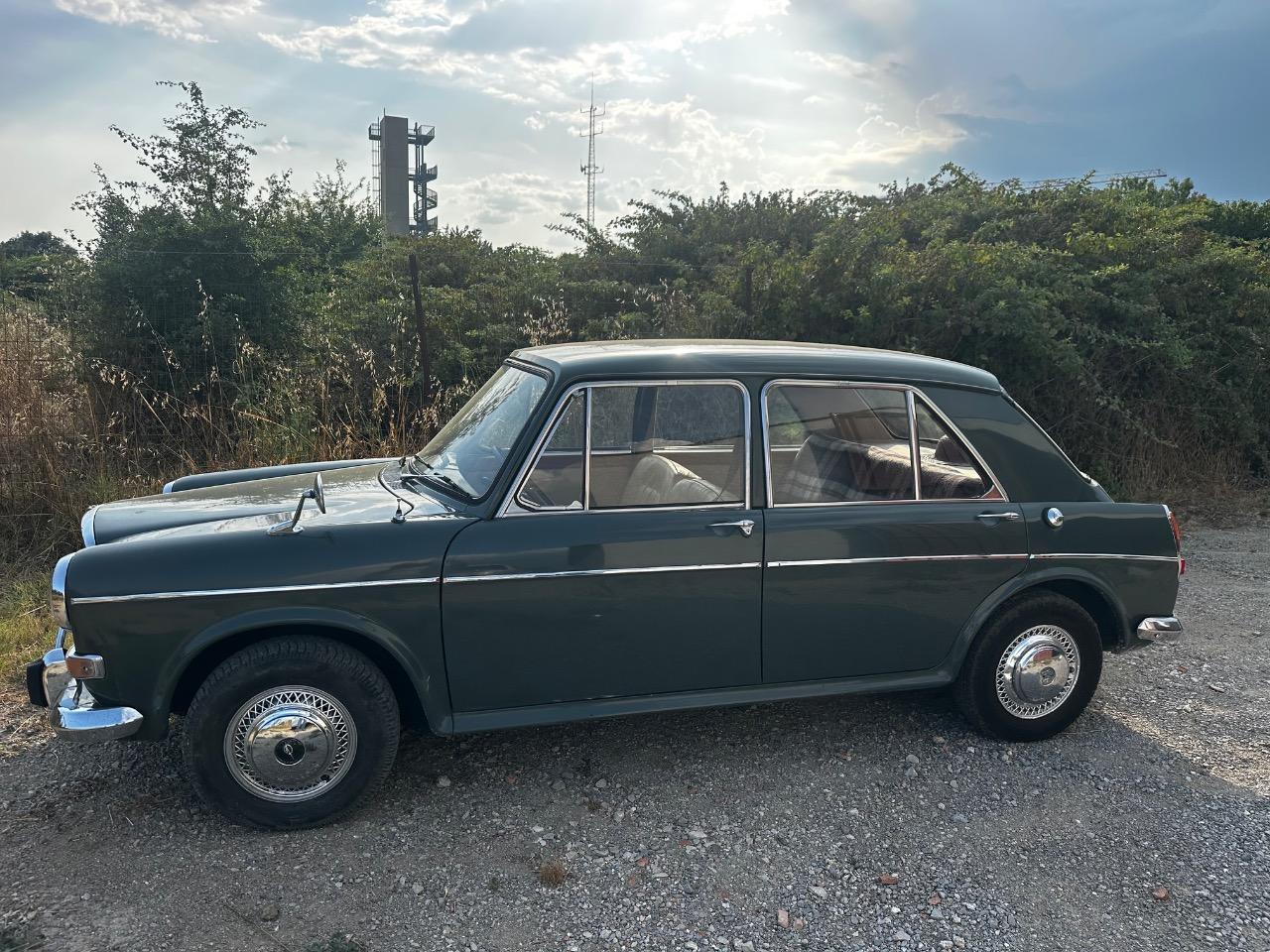 AUSTIN 1100 Princess vanden plas - 1964 LesAnciennes.com