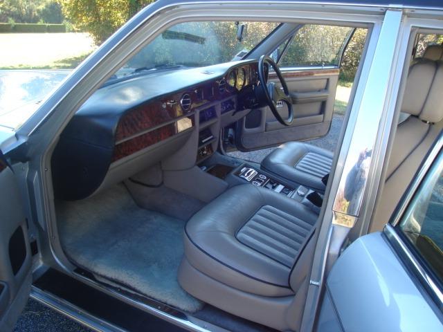 ROLLS ROYCE Silver Spur - 1988 LesAnciennes.com