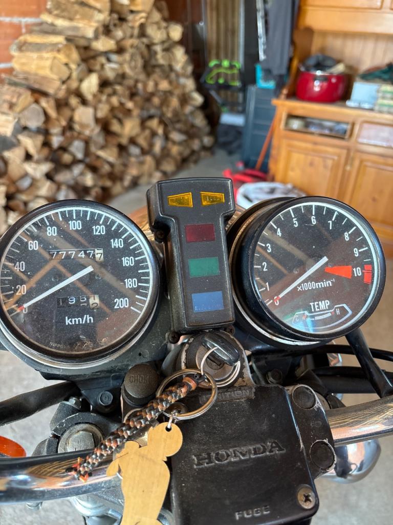HONDA CX 500 Custom - 1981 LesAnciennes.com