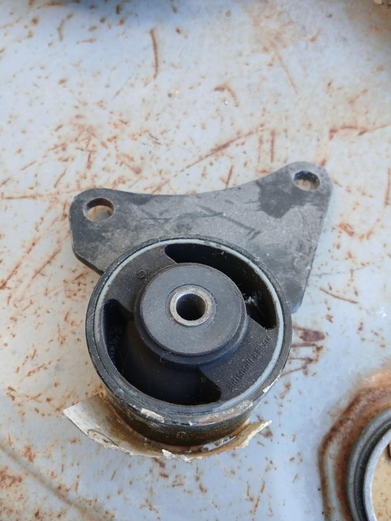 Support moteur CITROEN AX LesAnciennes.com