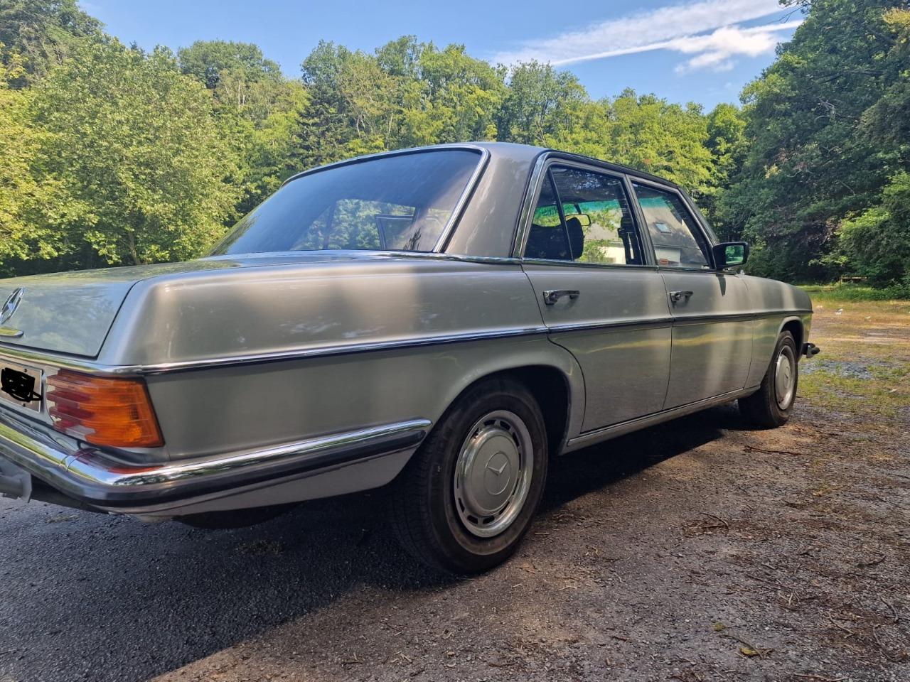 MERCEDES 280 W114 - 1975 LesAnciennes.com