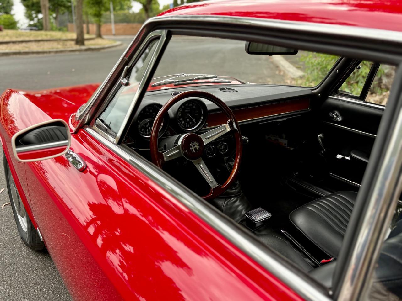 ALFA ROMEO GT 1300 Junior - 1971 LesAnciennes.com
