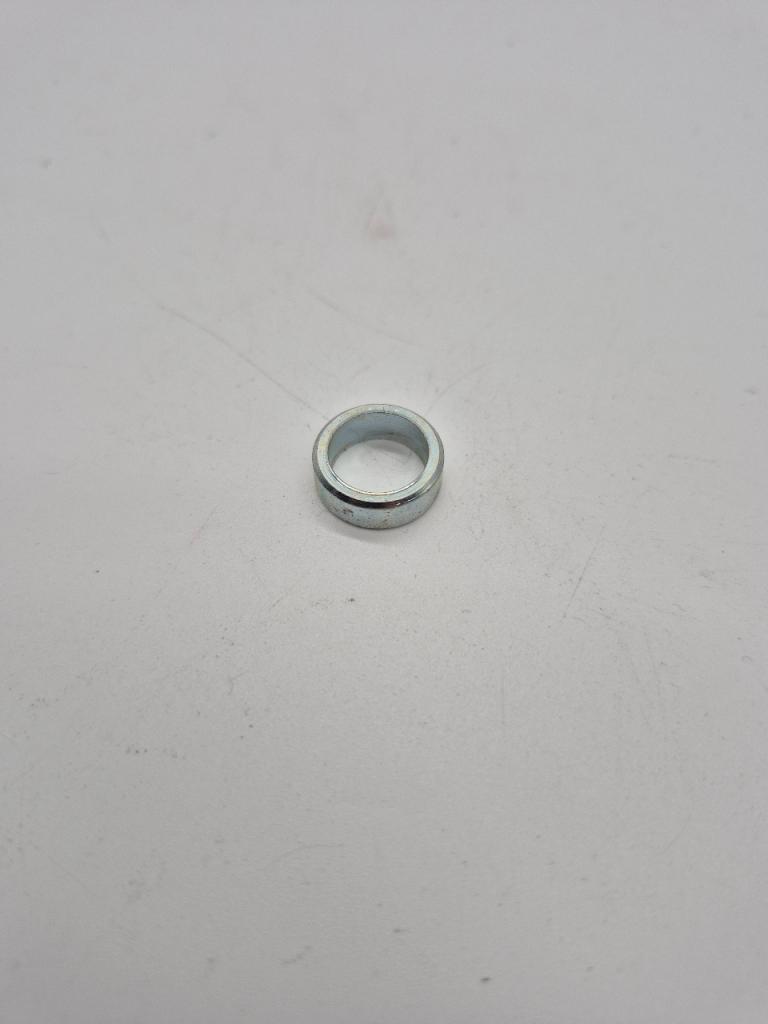 Entretoise Fixation ceinture PEUGEOT 305 504 505 LesAnciennes.com