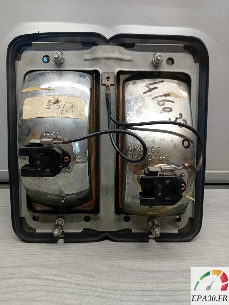 4160330 PLATINE FEU ARRIERE DROIT FIAT 125 LesAnciennes.com