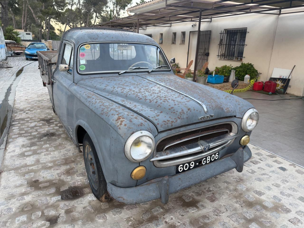 PEUGEOT 403 U8 plateau - 1960 LesAnciennes.com