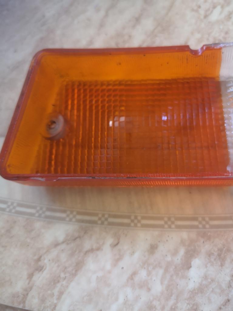 Pièces RENAULT 5 (R5) cabochon clignotant LesAnciennes.com