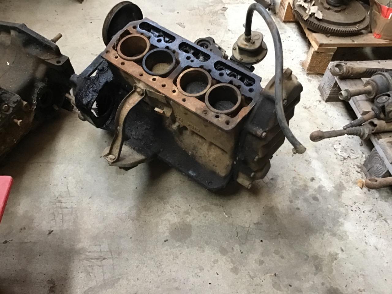 MOTEUR BOÎTE VITESSE RENAULT 4L (R4L) LesAnciennes.com