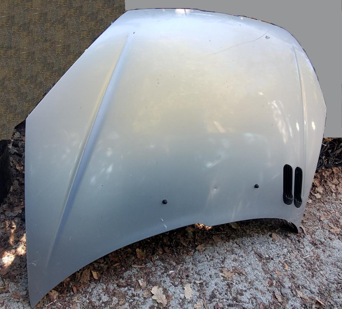 Capot PEUGEOT 206 globalement en très bon état LesAnciennes.com