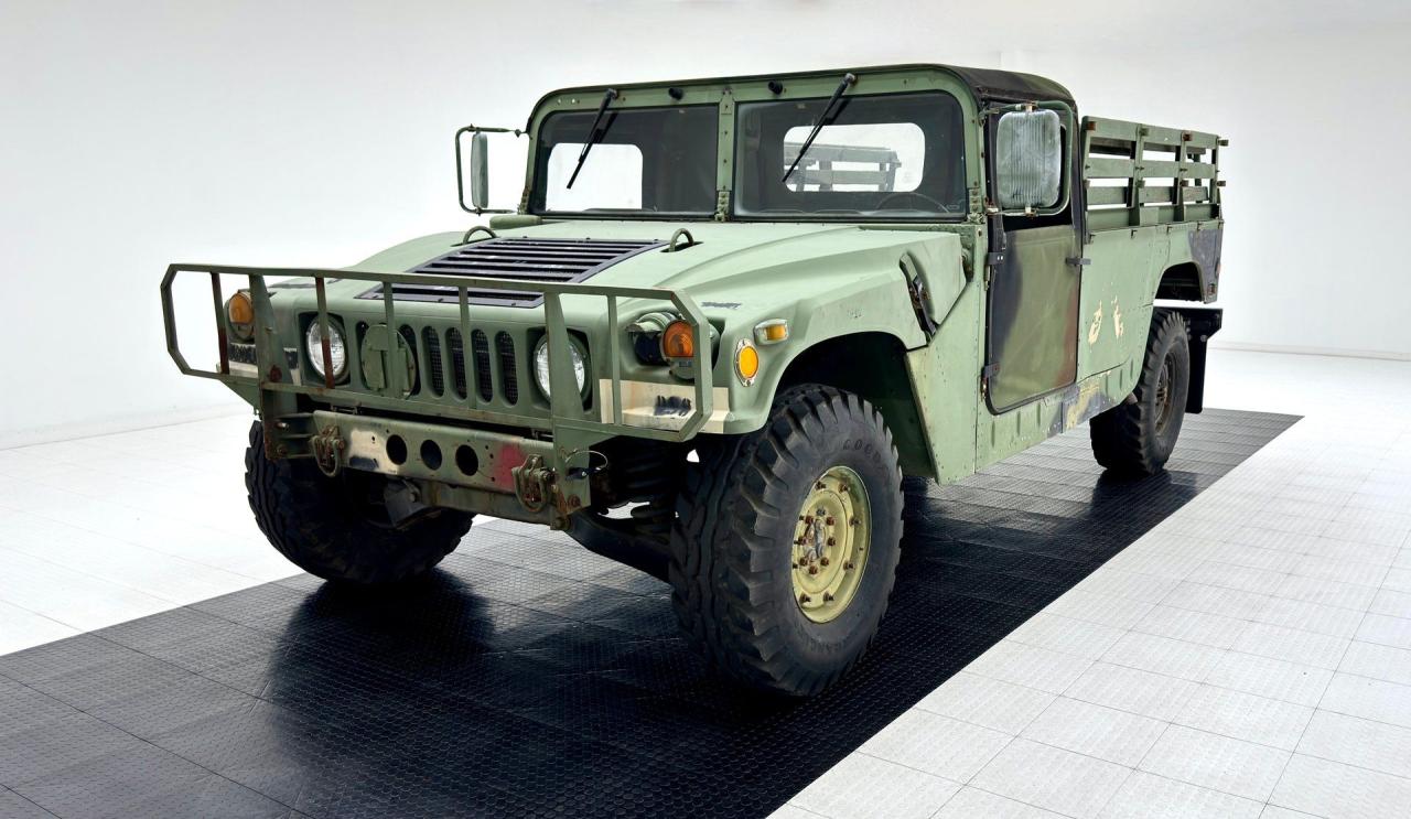 1986 Am General M998 Humvee LesAnciennes.com