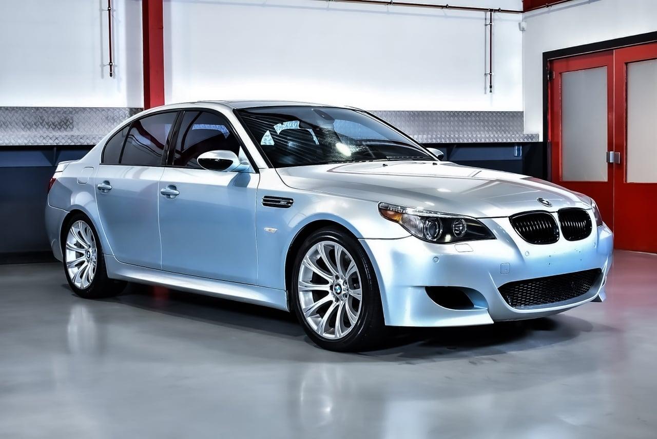 2006 BMW E60 M5 Sedan 5,0L V10 LesAnciennes.com