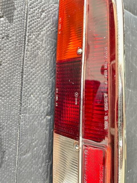 Feu arrière gauche pour Fiat Dino 2000 Coupé LesAnciennes.com