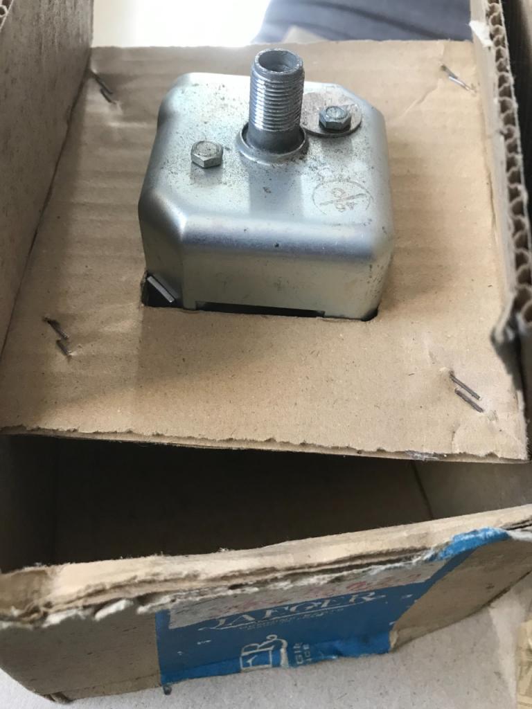 Compteur neuf RENAULT Goelette LesAnciennes.com