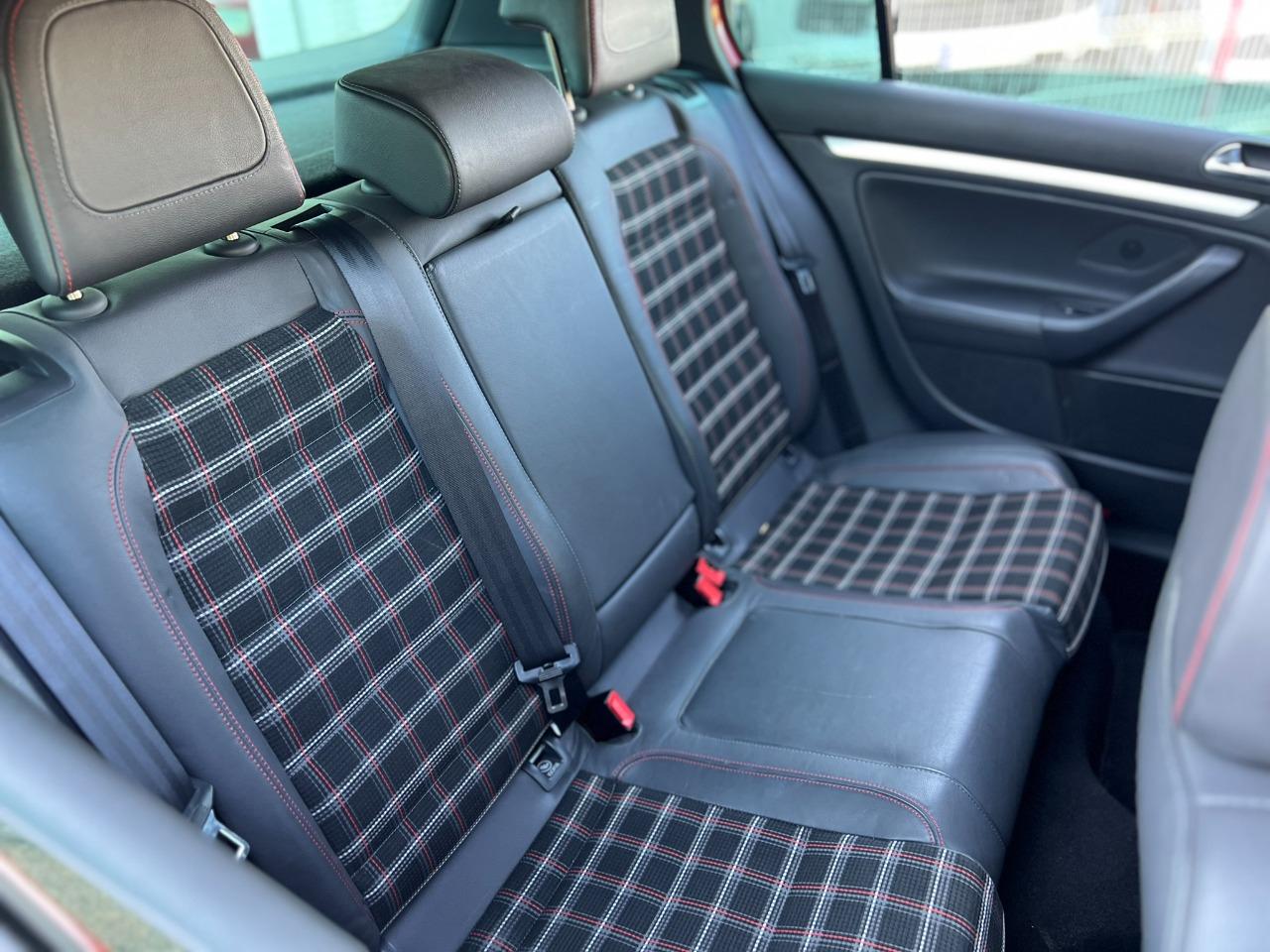VOLKSWAGEN Golf GTI EDITION30 - 2008 LesAnciennes.com