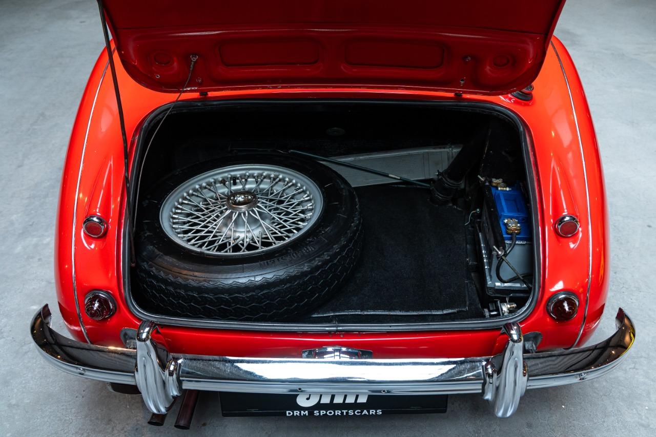 AUSTIN HEALEY 3000 Mk1 BT7 2+2 - 1961 LesAnciennes.com